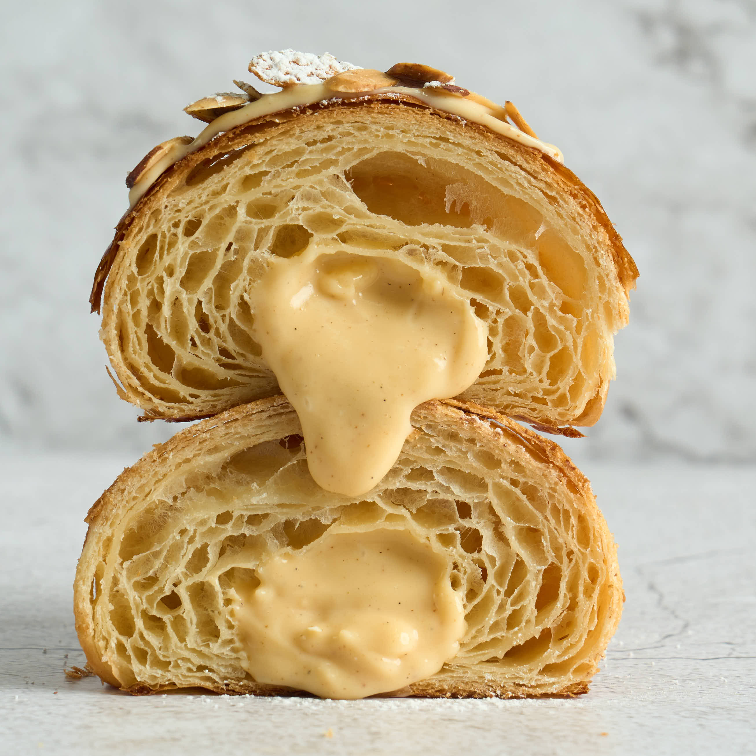 Croissant Relleno de Crema Pastelera